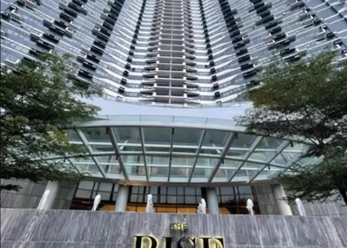 Aparthotel Queen Bedroom, Pool, Gym & Amazing View Makati