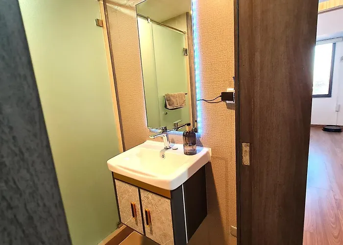 Queen Bedroom, Pool, Gym & Amazing View Makati Aparthotel 4*